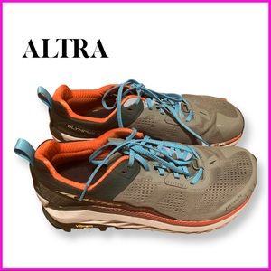 EUC Altra Men’s Olympus 4 Trail Running Shoe